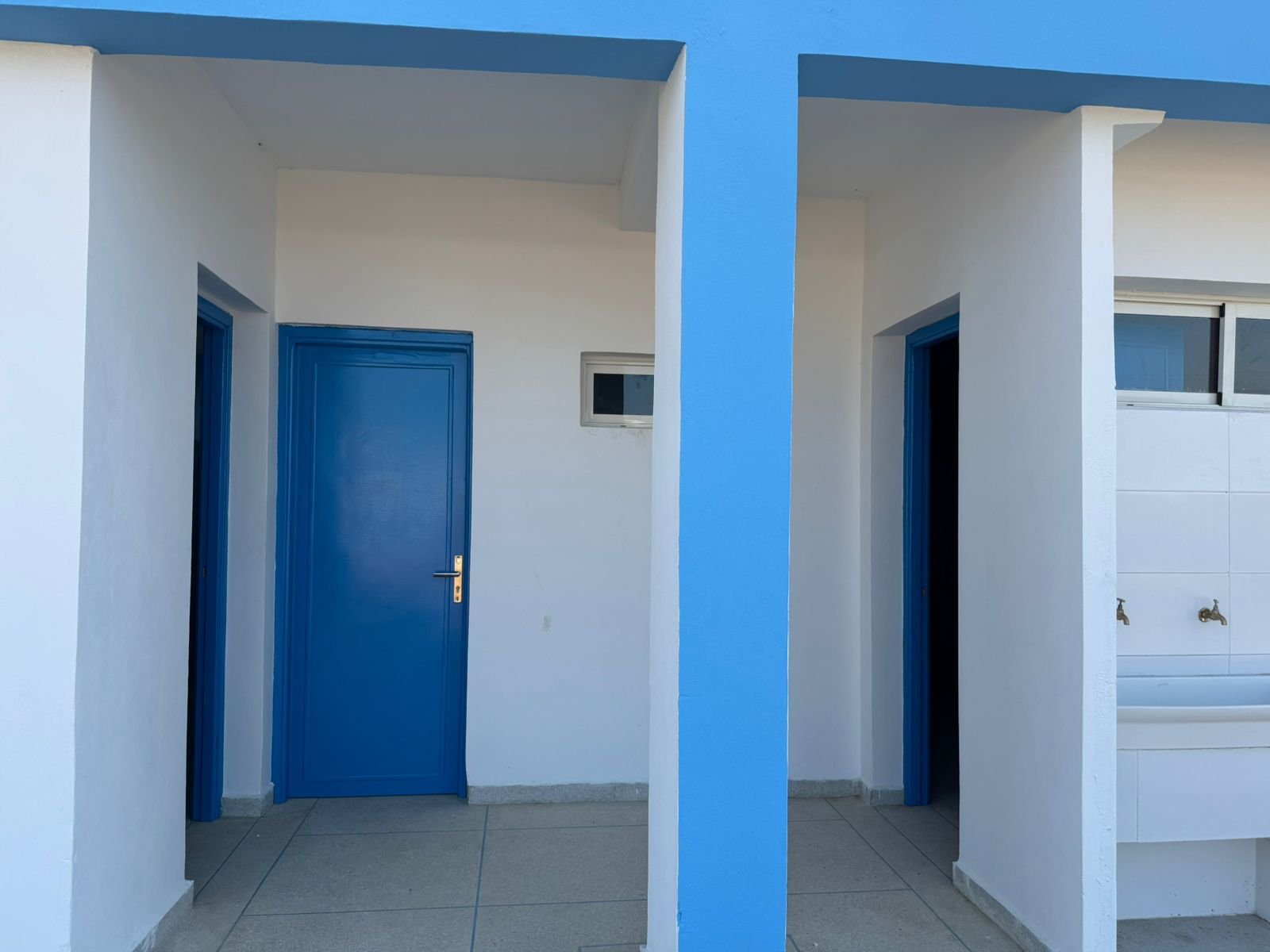 Lycée Belfkih — portes et points d’eau